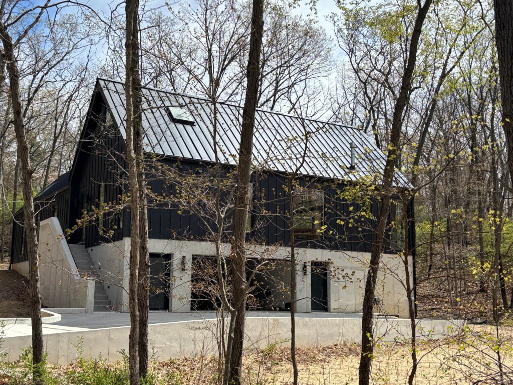 A modern farmhouse coming on the market in Beverly&nbsp;Shores