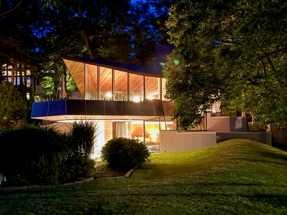 Look inside a stunning restored midcentury in Long&nbsp;Beach